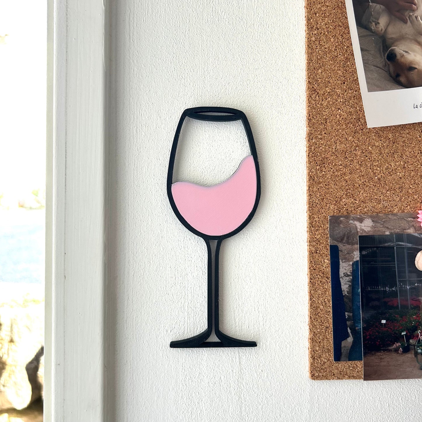 Décoration murale vin et cocktail, verre de vin design, déco salon tendance