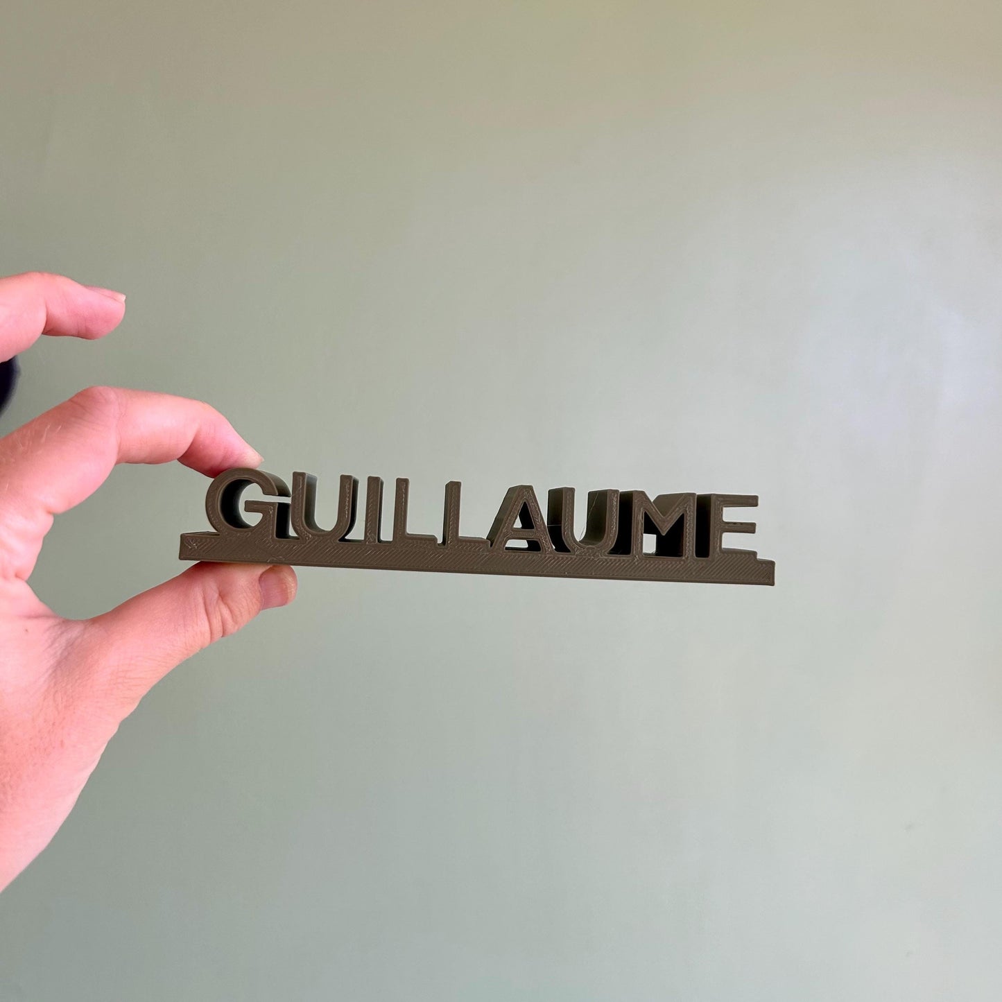 enseigne personnalisé avec prénom ou mot autoportant mot en 3D à poser sur un bureau ou en décoration - cadeau personnalisé original