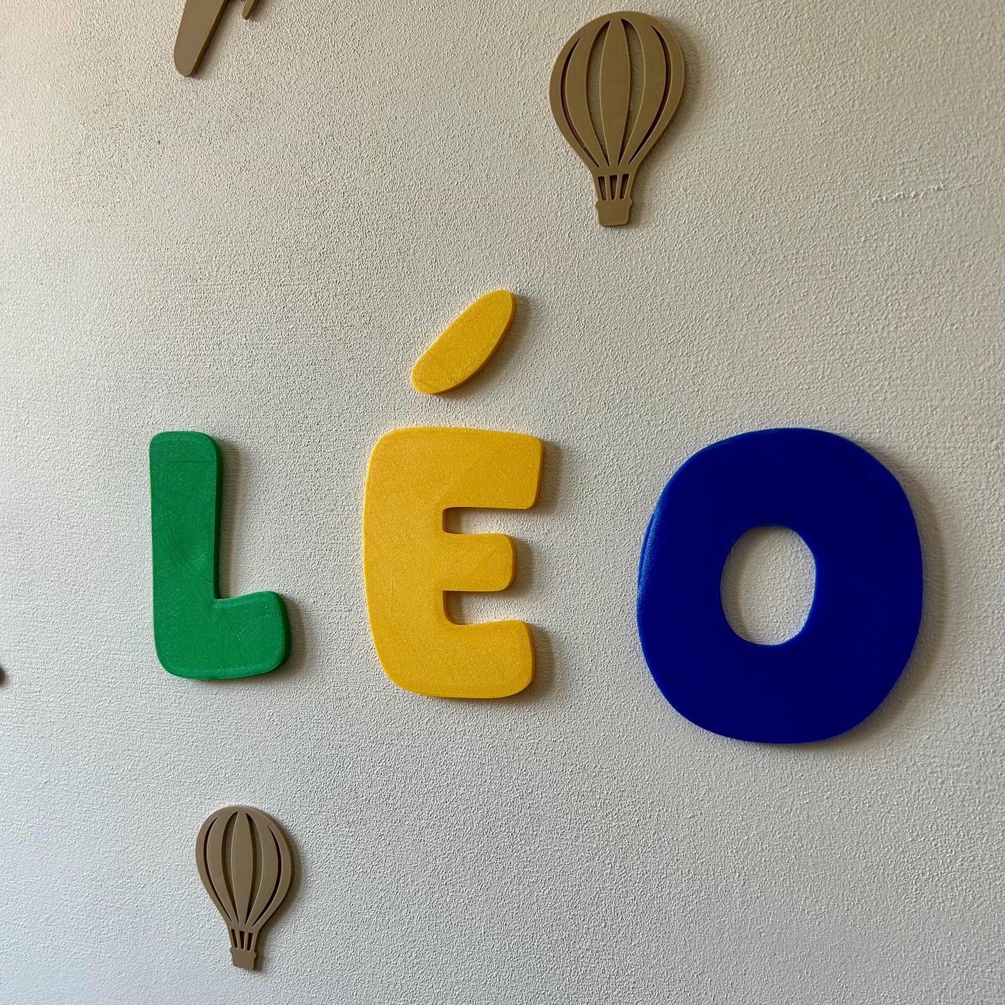 Lettre Murale 3D pour Chambre d’Enfant ou Bébé – Prénom Géant à Accrocher au-dessus du Lit ou sur la Porte, Idée Cadeau de Naissance