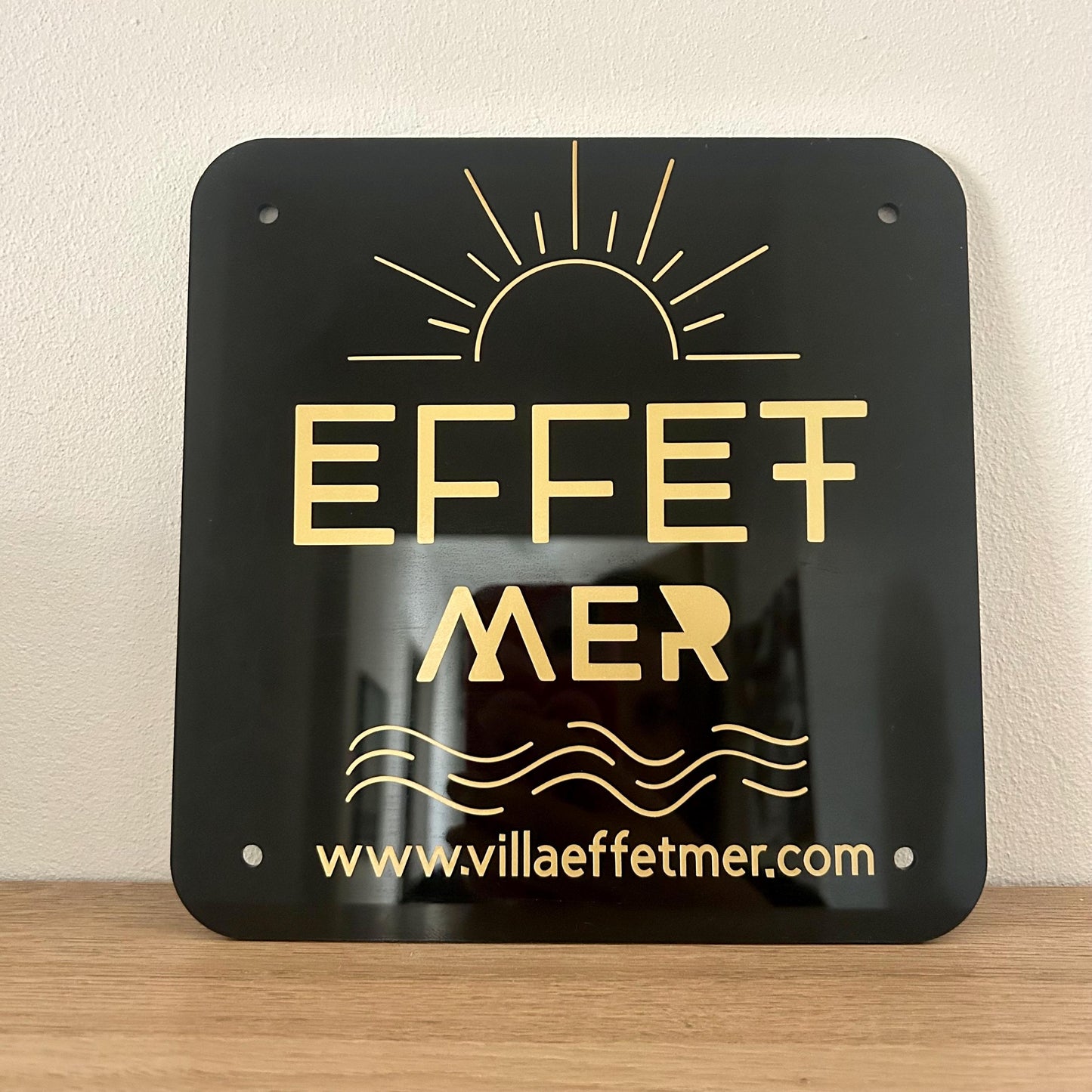 Plaque Murale Personnalisée en Acrylique – Signalétique Design pour Maison, Commerce ou Événement – Logo, Texte ou Design sur Mesure