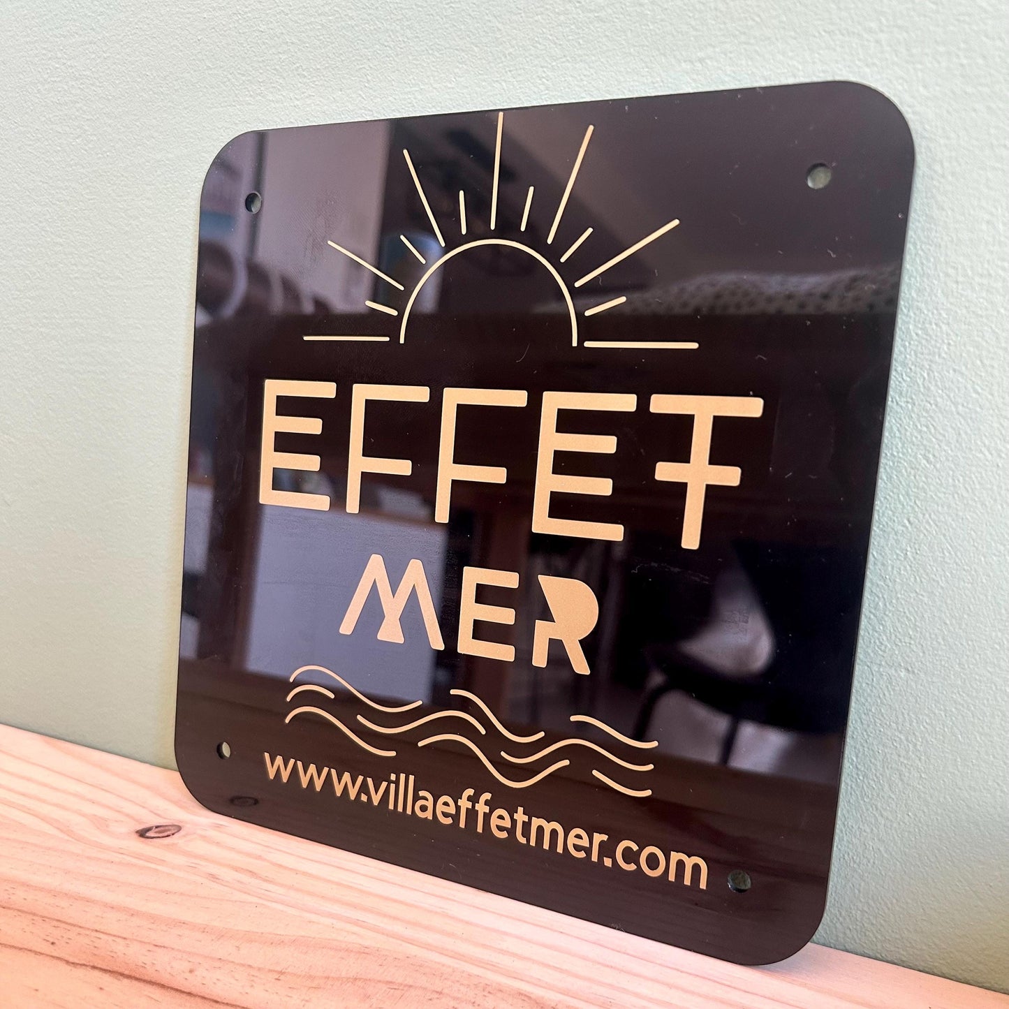 Plaque Murale Personnalisée en Acrylique – Signalétique Design pour Maison, Commerce ou Événement – Logo, Texte ou Design sur Mesure