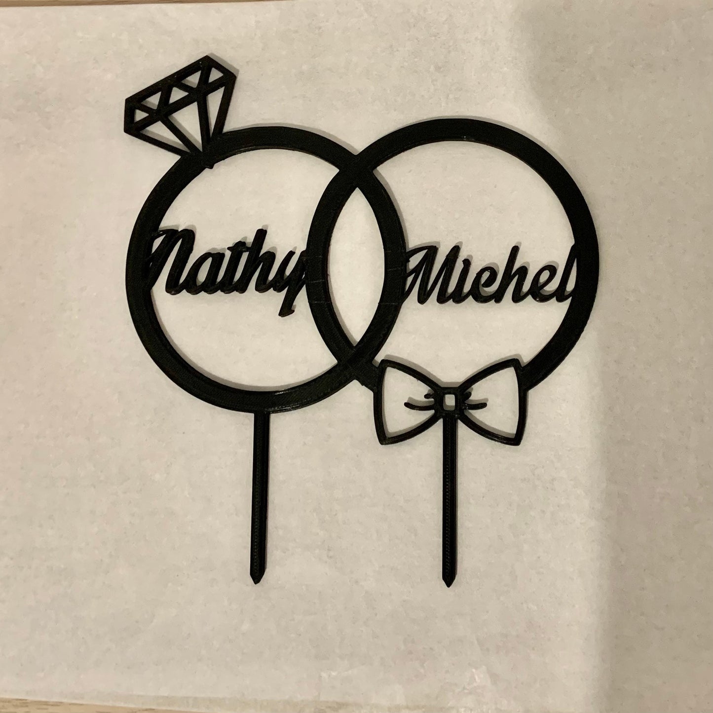 Cake Topper Mariage Personnalisable – Décoration de Gâteau avec Alliances et Prénoms