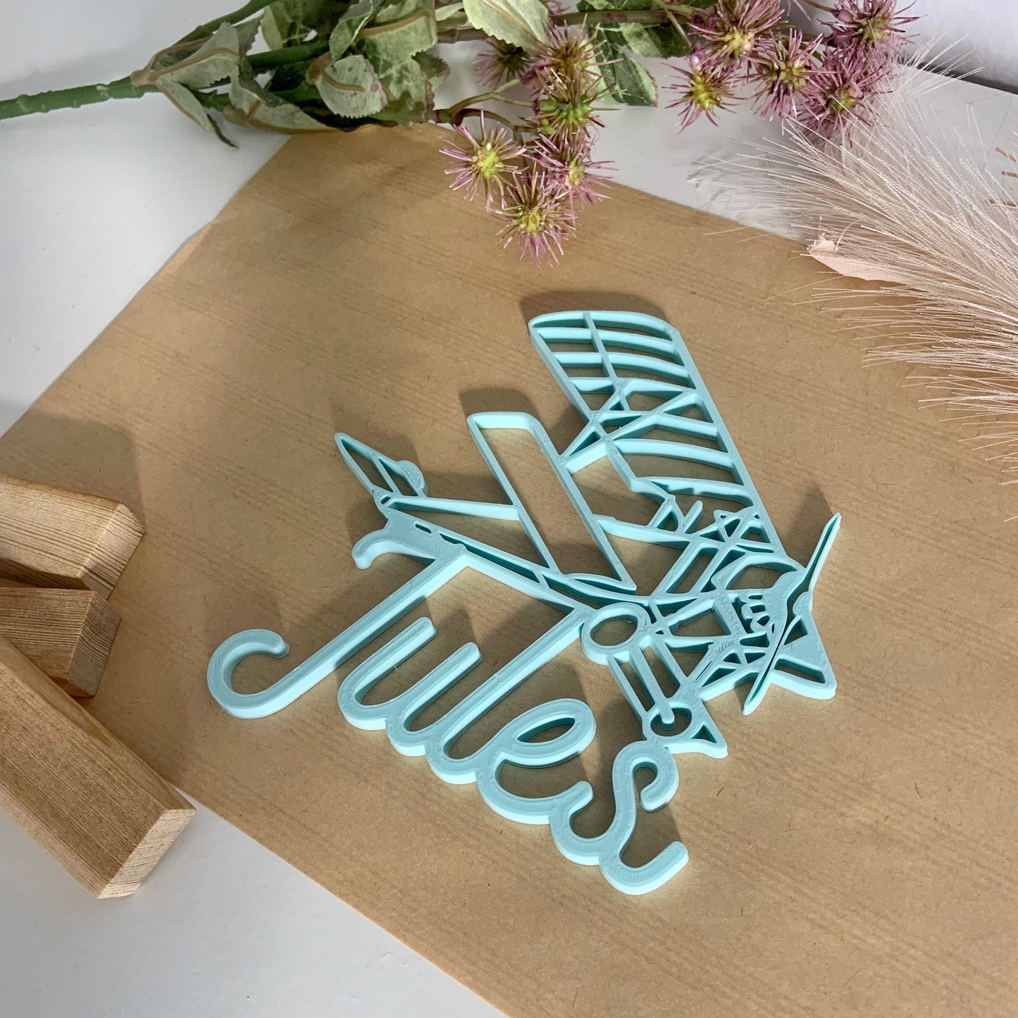 Décoration Murale Avion Vintage Personnalisable pour Chambre Bébé – Prénom en 3D