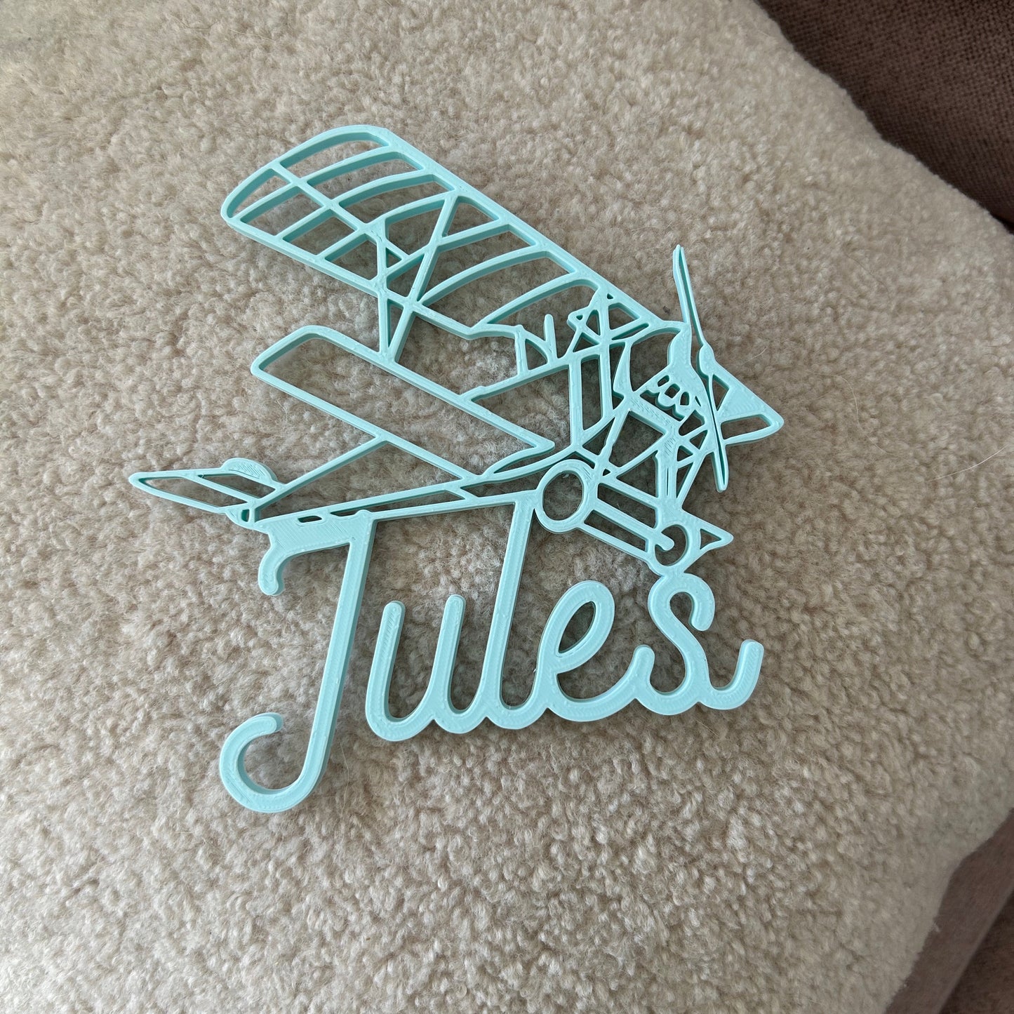 Décoration Murale Avion Vintage Personnalisable pour Chambre Bébé – Prénom en 3D