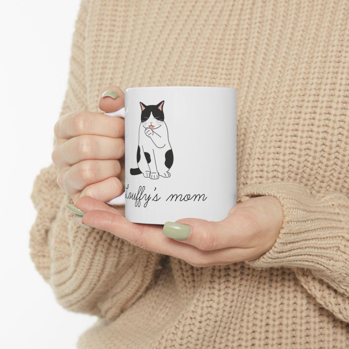 tasse chat noir et blanc à personnaliser cadeau chat pour les cat mom texte personnalisé tasse avec illustration de chat mug personnalisé